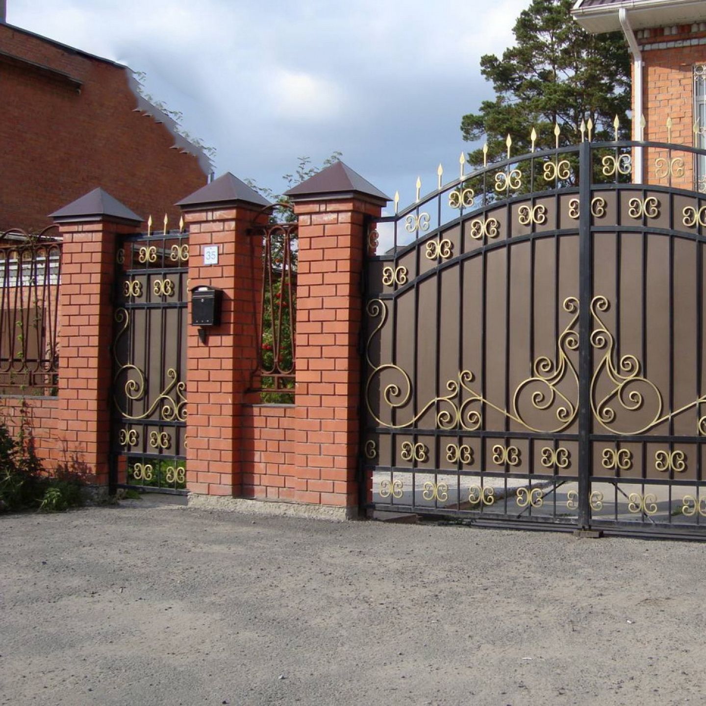 Кованые ворота на заказ в Москве и области