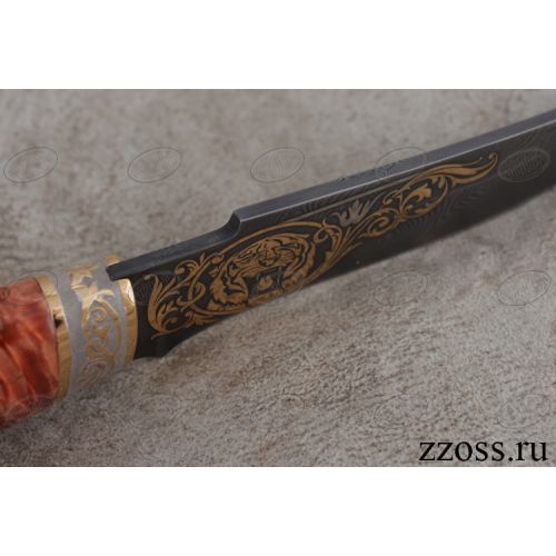 Нож «Башкорт» Н27-П, сталь черный дамаск (У10А-7ХНМ), рукоять: золото, стабилизированная береза, резная гарда, рисованный клинок в золоте с тигром